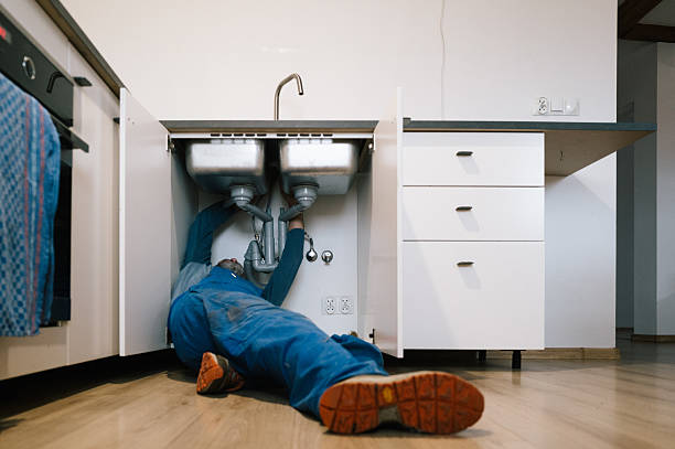 Professional Plumbing technician working in Rural Ridge, PA
